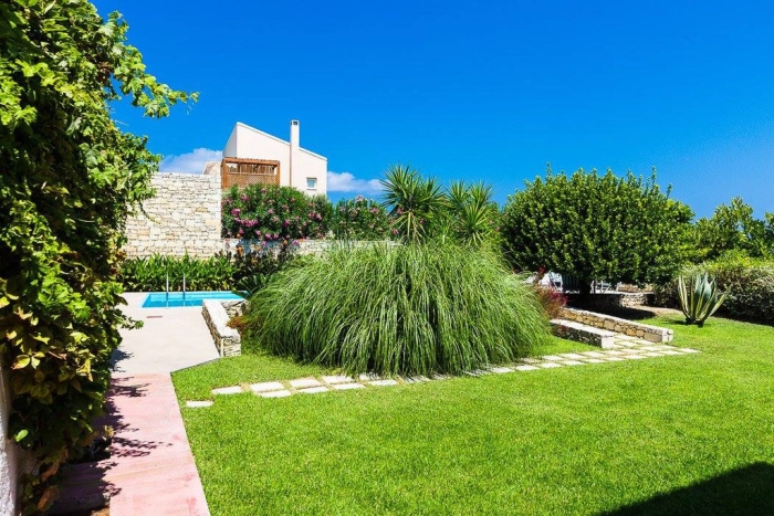 garden 1.jpg
